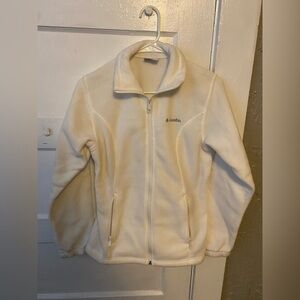 Women’s fleece Columbia jacket.